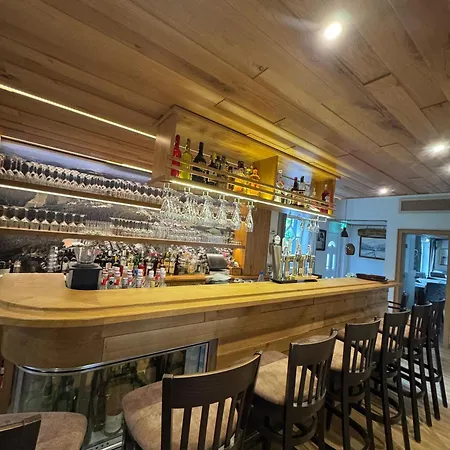 エンゲマン クルヴェ ホテル