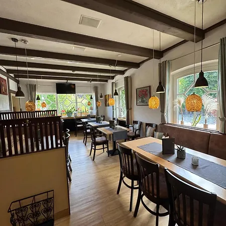 恩格曼卡夫酒店 4*