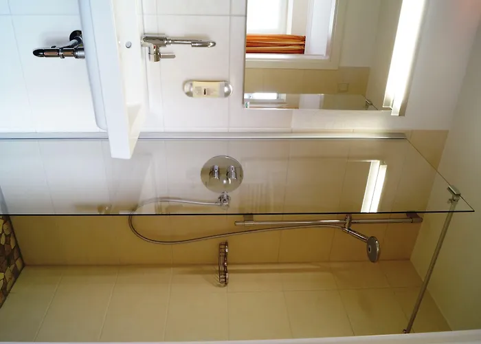 エンゲマン クルヴェ ホテル 4*